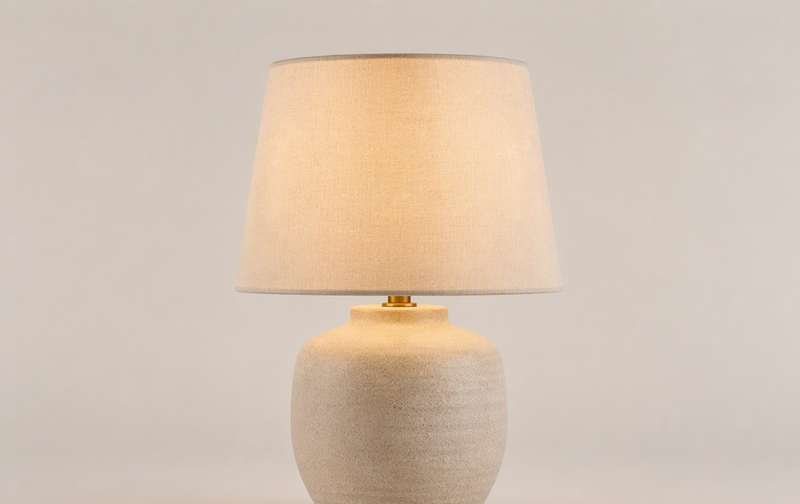 Lámpara de mesa Niko en cerámica beige